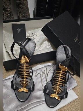 RARE Giuseppi Zanotti Black and Gold Fishbone Sandals (PLEASE READ)